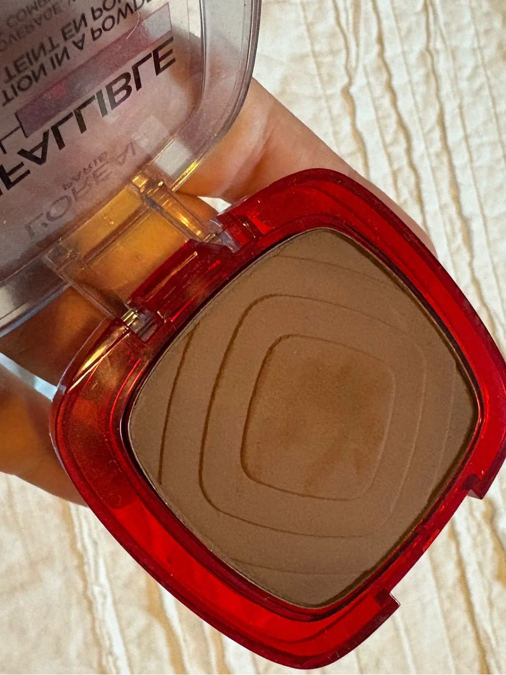 L’Oréal Paris Infallible 24HR foundation powder, shade mocha 370